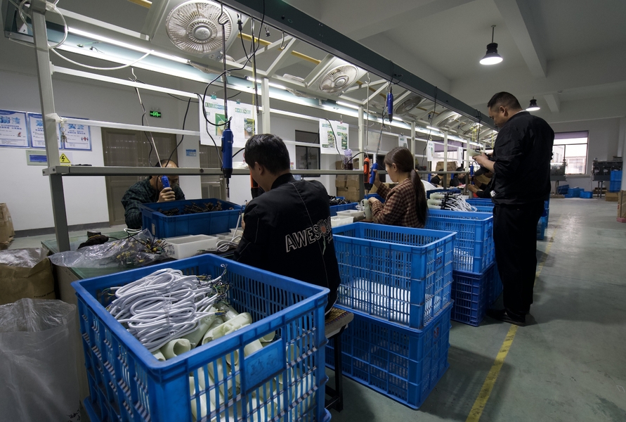 Ningbo Zhenpin Electrical Industry and Trade Co., Ltd. productielijn van de fabrikant