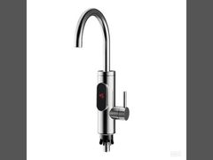 Keukenkraan met direct warm water en digitaal temperatuurdisplay